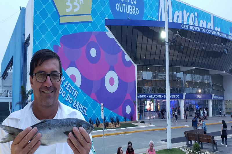 Visitantes da Marejada podem comprar pescados frescos no Caminhão do Peixe
