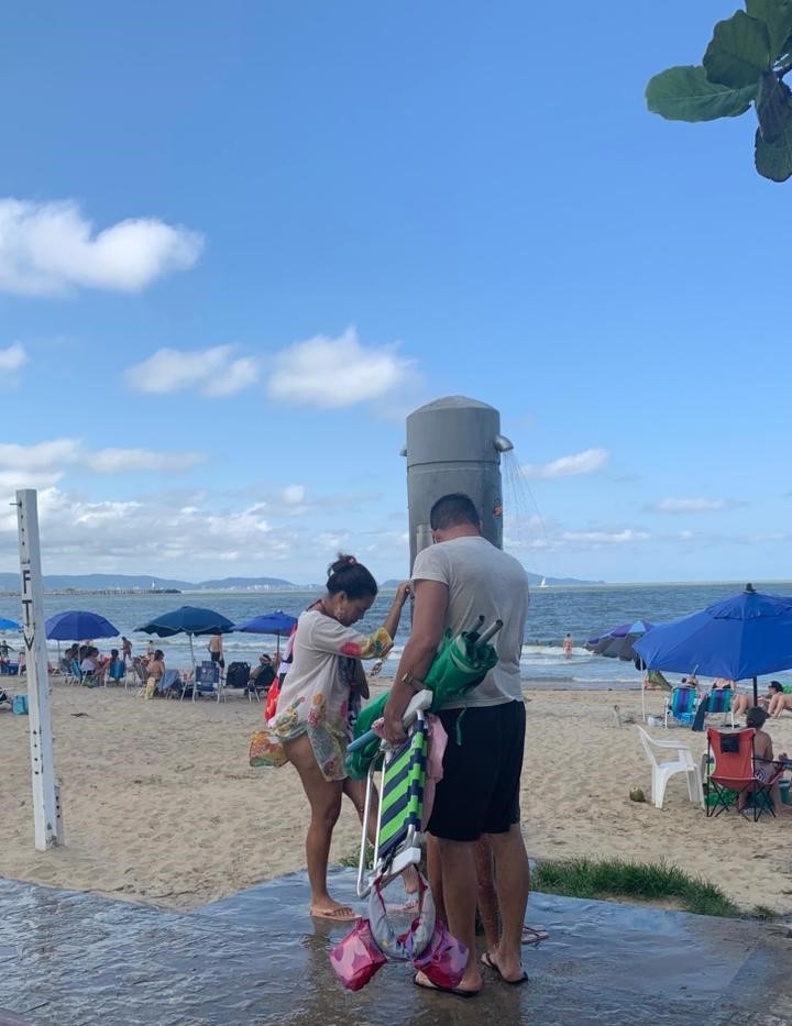 Duchas de praia de Itajaí recebem manutenção e Semasa pede cuidados