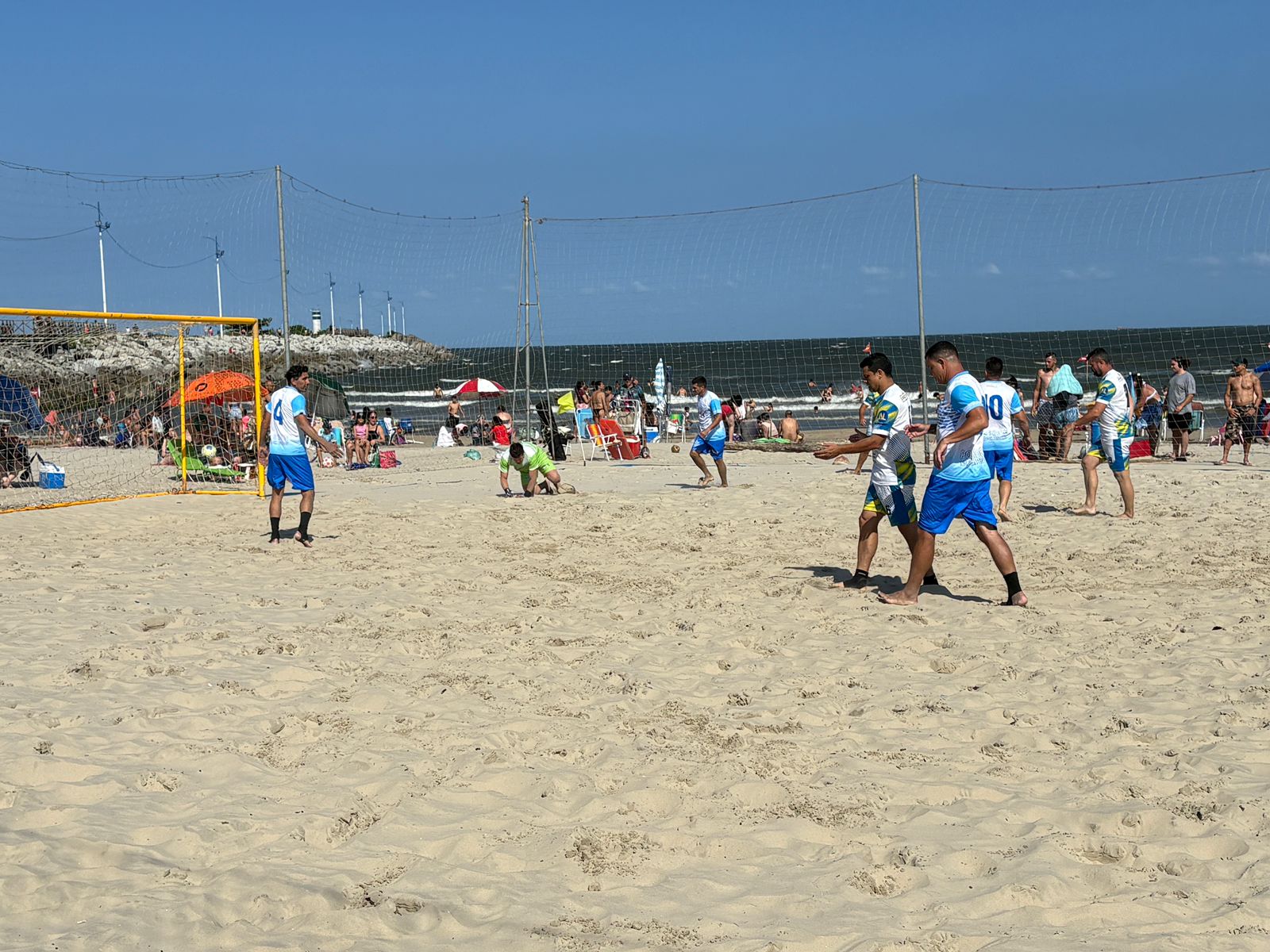 Segunda rodada do Beach Soccer 2025 termina com 120 gols marcados