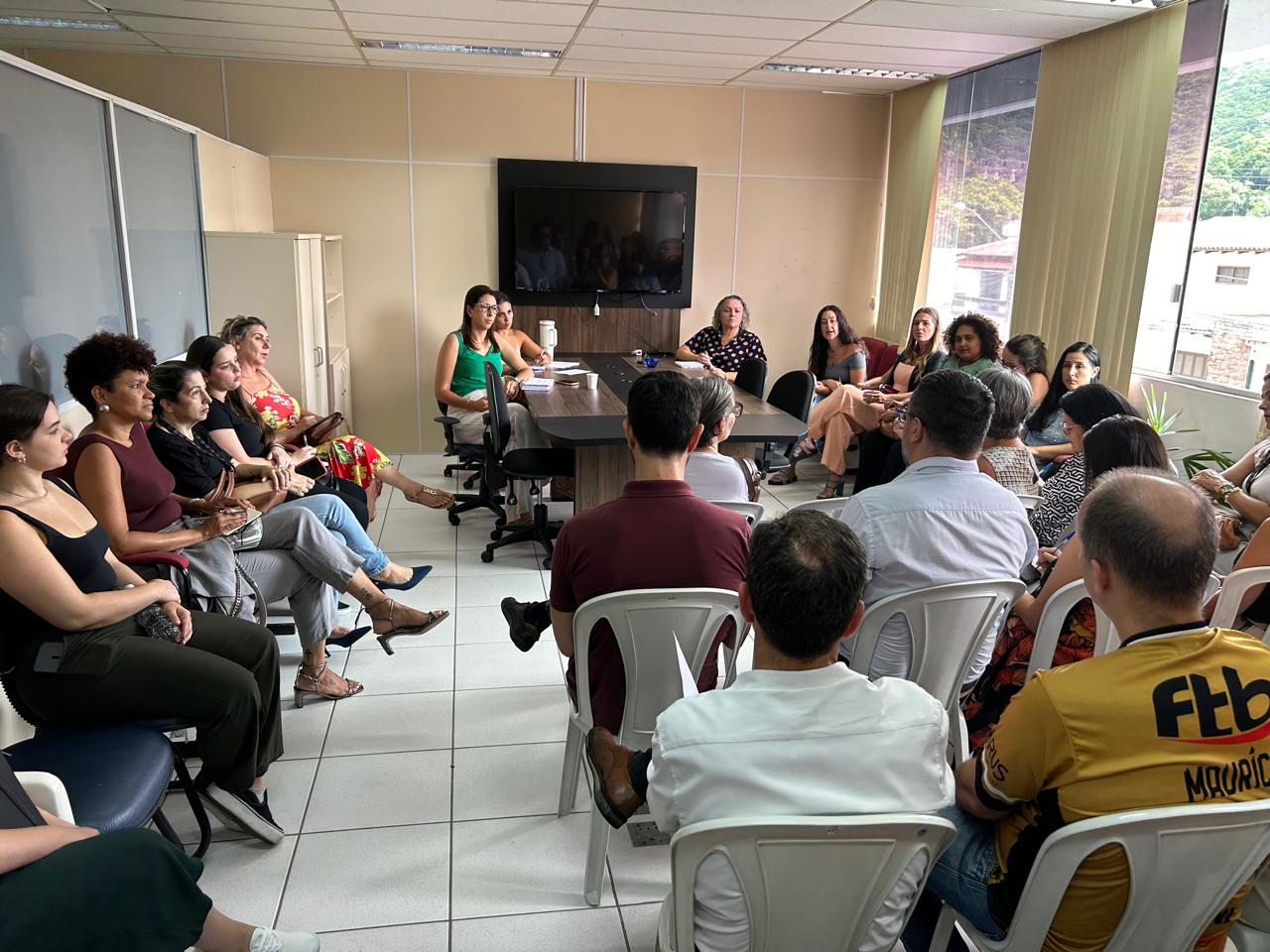 Integração entre secretarias marca preparação para a Semana da Mulher em Itajaí